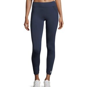 Tory Sport NWOT 7/8 navy seamless leggings